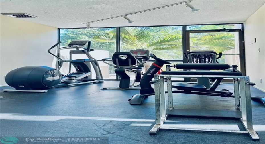 Full fitness center