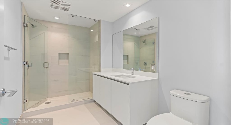 BEDROOM #3 EN-SUITE BATHROOM