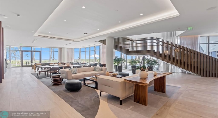 CLUBROOM