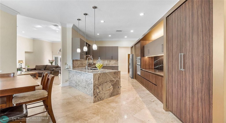 Hidden wine cooler and wine bar!