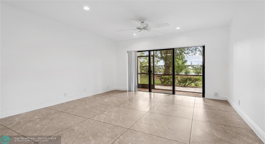 Living/Dining Combo Vacant
