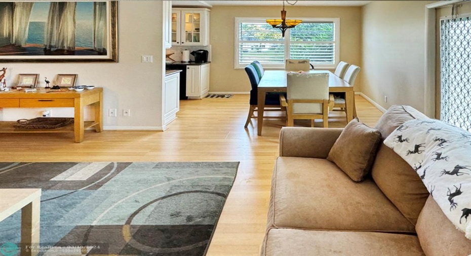 Windows on all Sides Create a Bright & Airy Living Space
