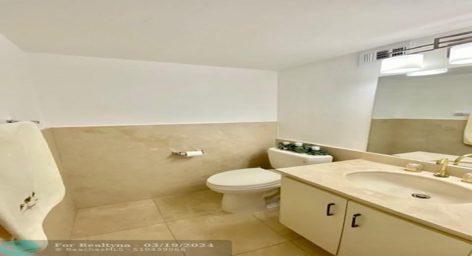 1/2 bath