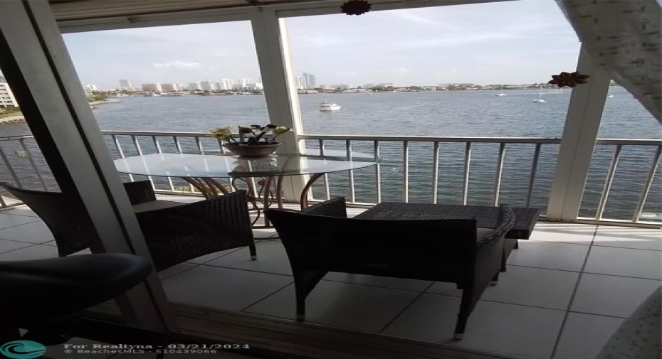 Screened Balcony