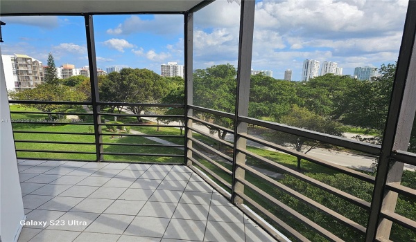 Screened balcony