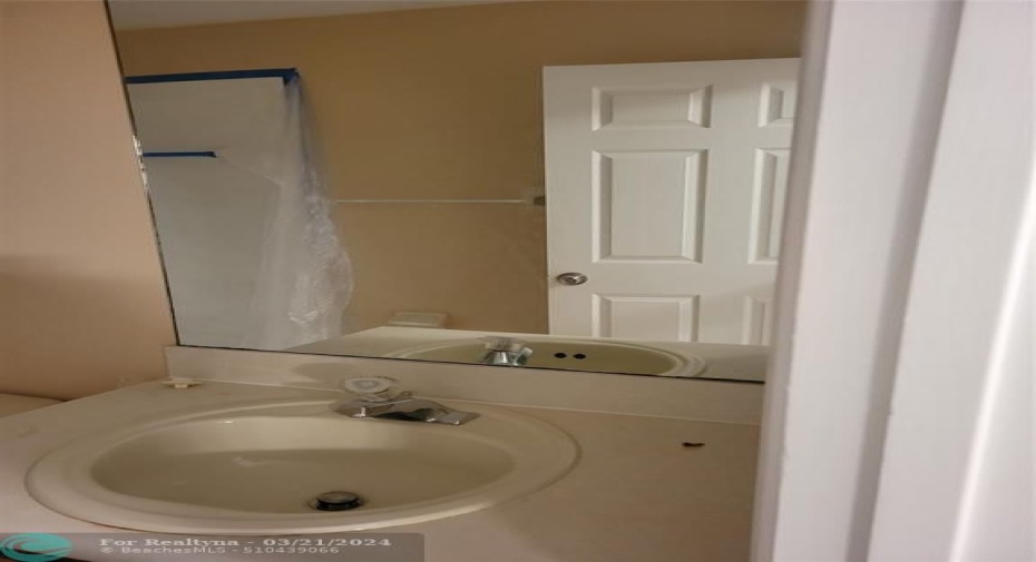 2nd bathroom