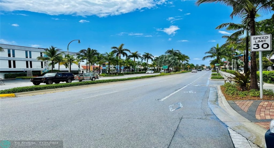 Lauderdale by the Sea at walking distance1