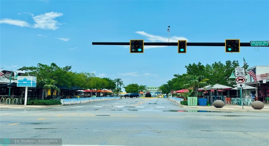 Lauderdale by the Sea at walking distance2