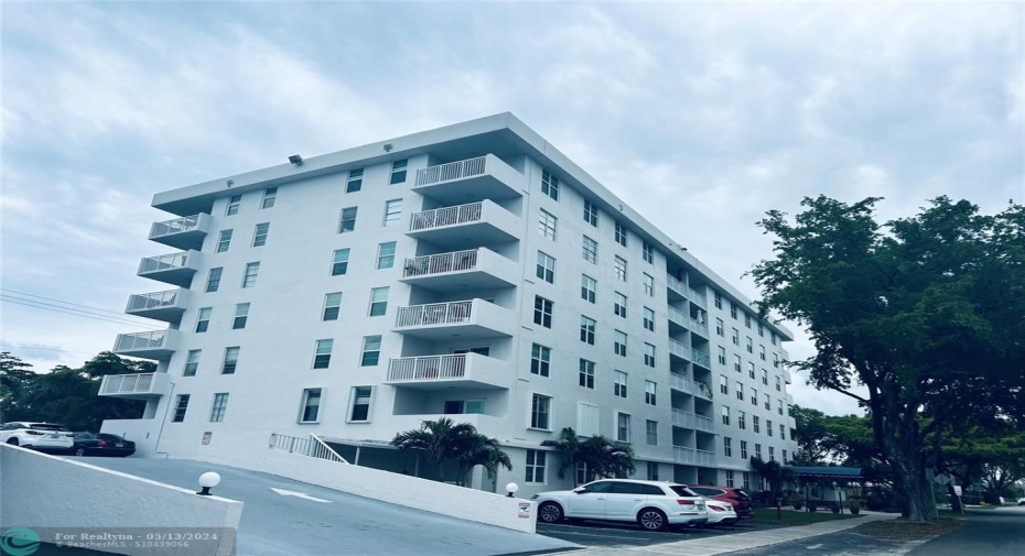 Imperial Point Condominium Association