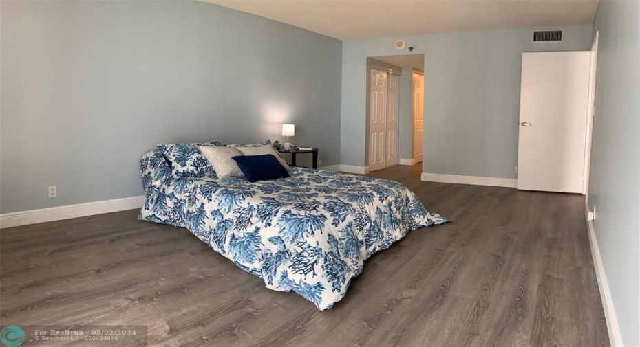 Plenty of space for a king size bed and SO MUCH MORE!