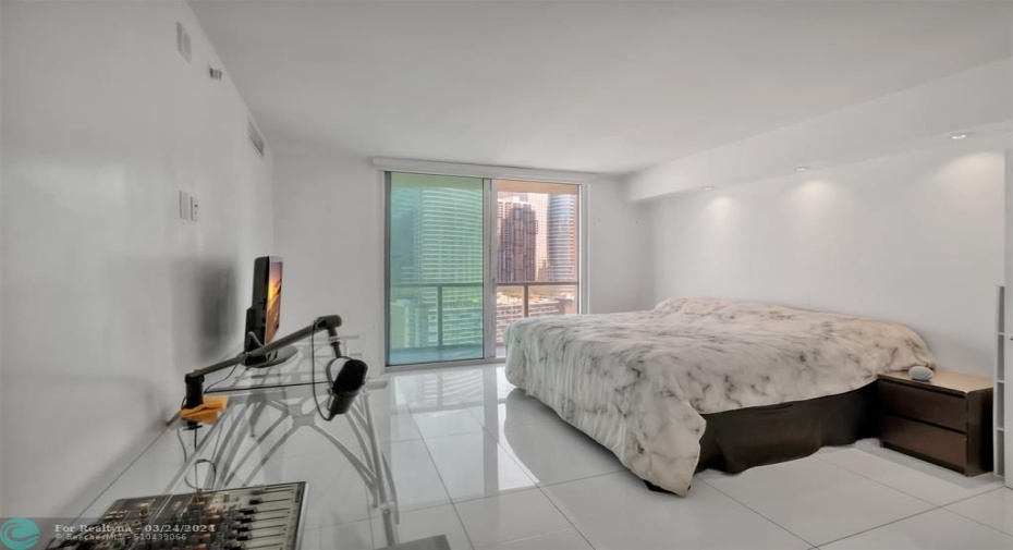 The Master bedroom is aspacious size and hasaccess to the large balconywith water views, walk-incloset and en-suitebathroom.