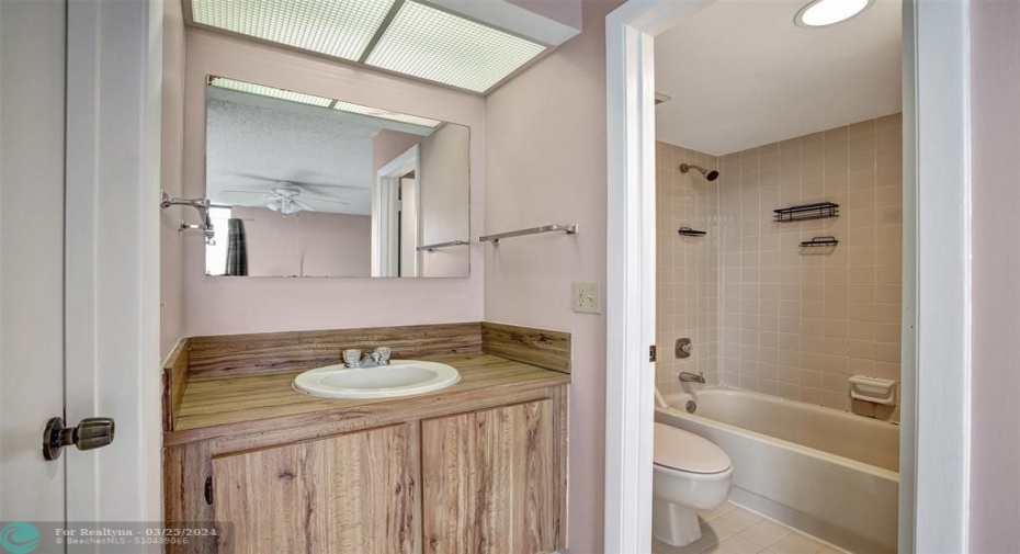 2nd Master Suite Bathroom