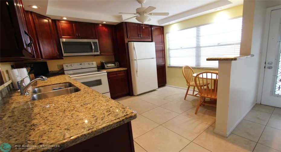 EAT IN KITCHEN