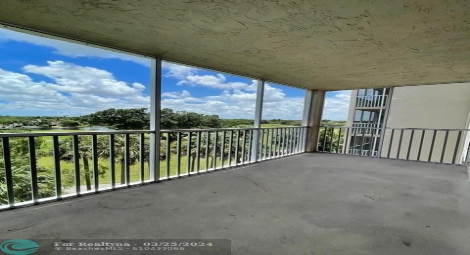 Screened Balcony Overlooking JCC Golf Course