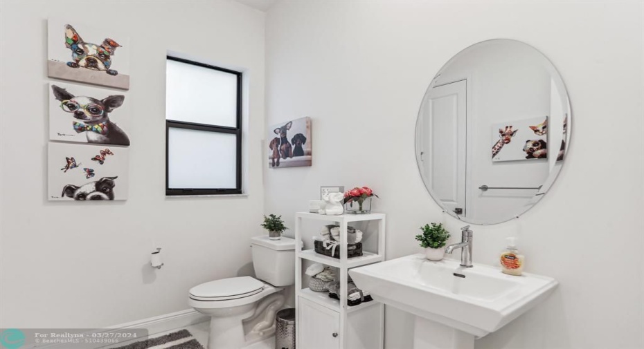 1/2 bathroom