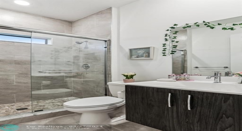 Bedroom 3 bathroom