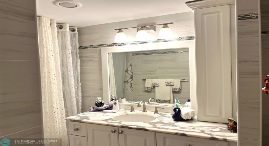 Main Bathroom