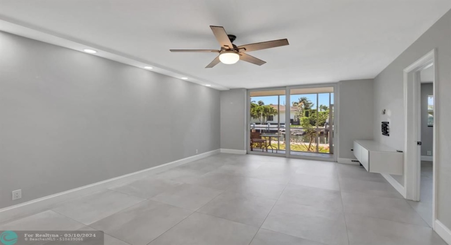 Ground floor, incredible location on ICW, extremely close to the beach!