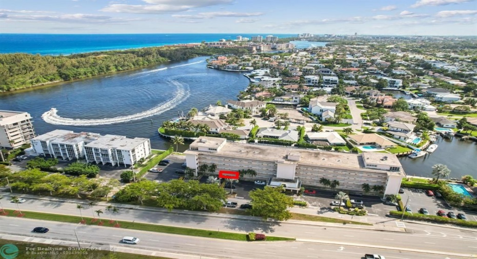 Ground floor, incredible location on ICW, extremely close to the beach!