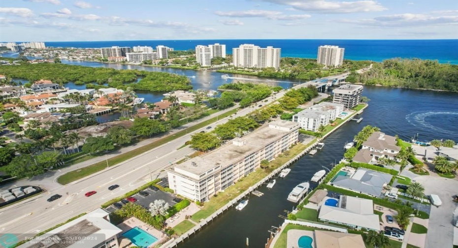 Incredible location on ICW, extremely close to the beach!