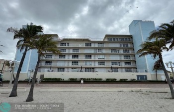 DIRECT OCEAN FRONT IN QUIET END OF BEACH