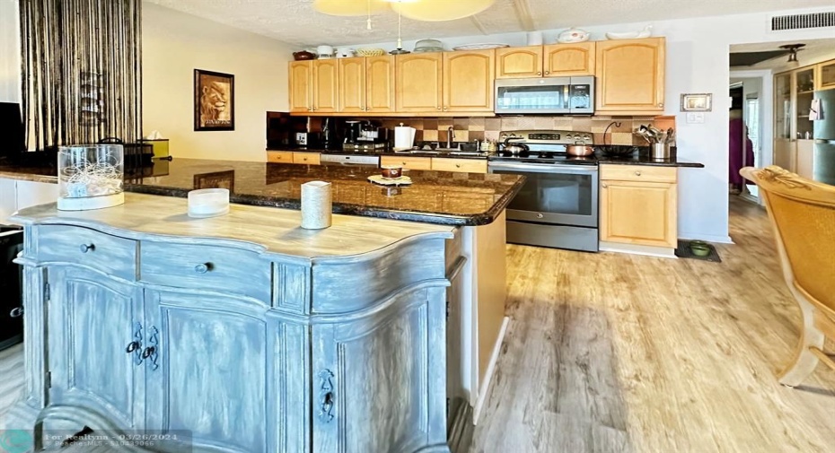 Beautifully Updated Open Kitchen