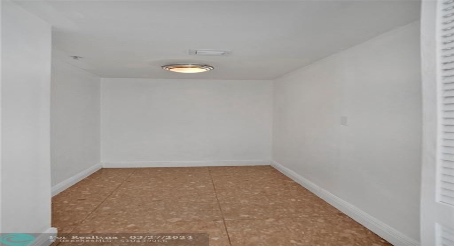 Walking Closet