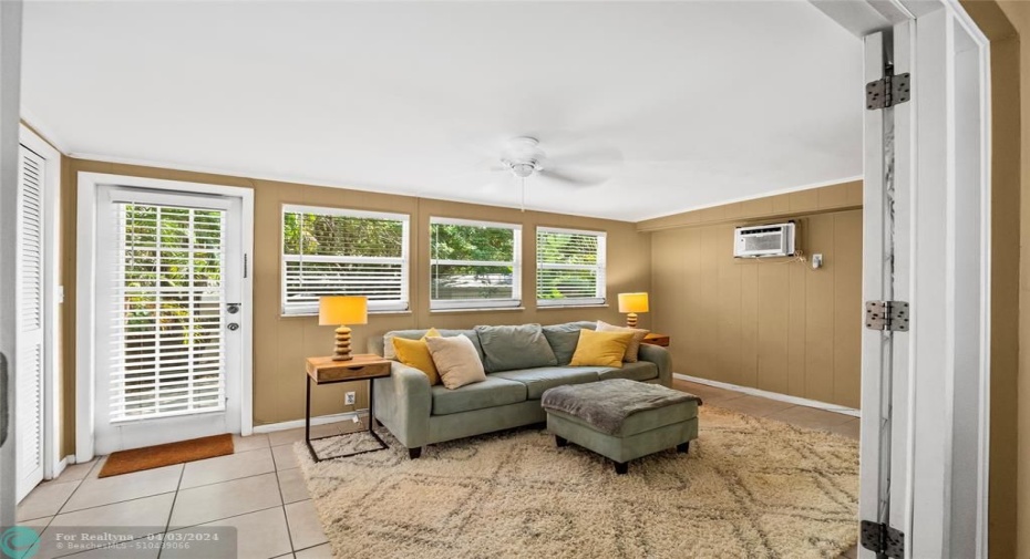 Optional 3rd Bedroom in Main Unit