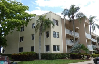 Extra Windows in this Corner Unit
