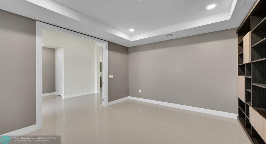 Office / 4th bedroom