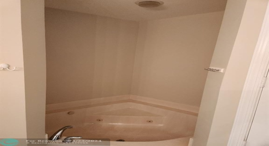 Tub