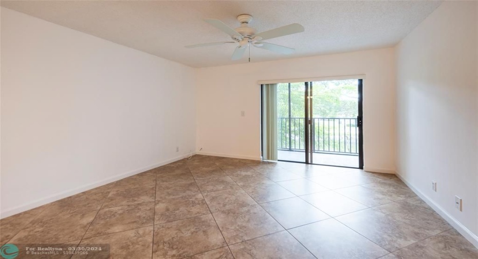 with Access to screened patio