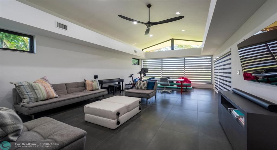 Multi purpose space for in-law-quarters, extended family, etc. Conveniently located with private bath, etc.