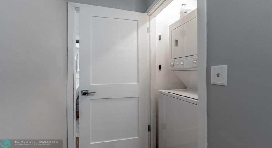 Washer/Dryer 2nd floor