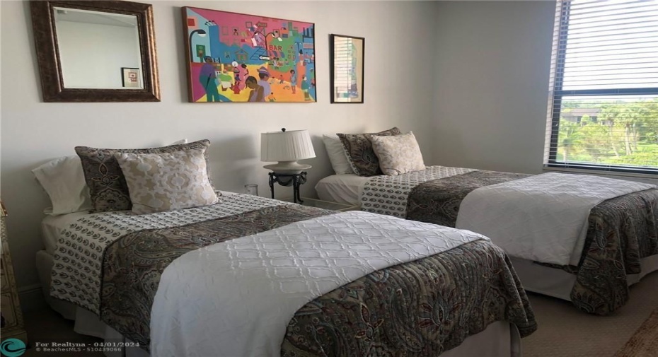 2nd bedroom