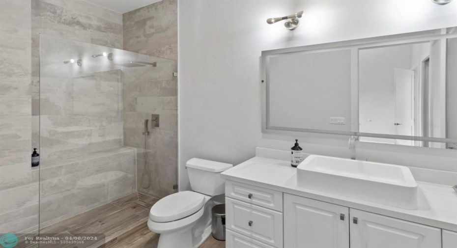 ensuite bath