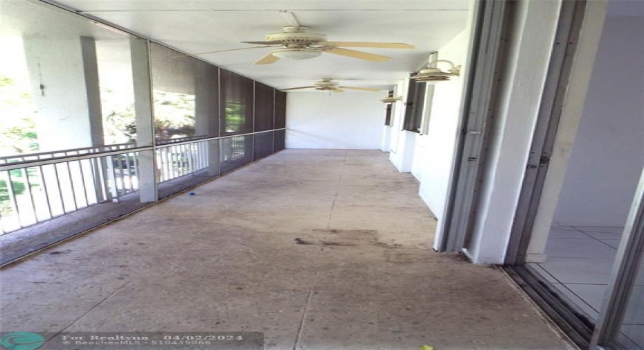 40 foot screen balcony overlooking preserve