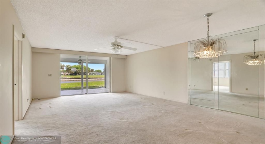 SPACE FOR BIG FURNITURE