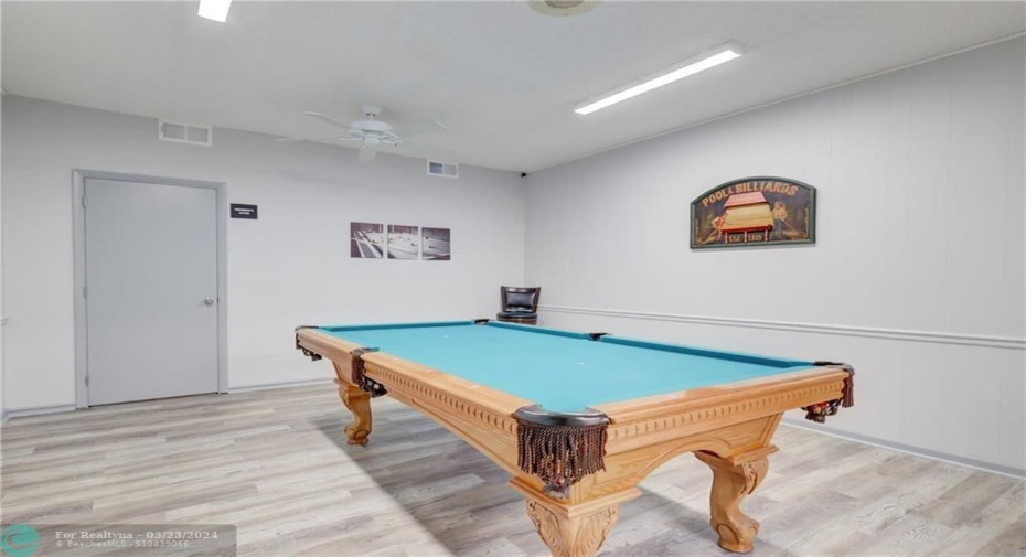 BILLARDS ROOM