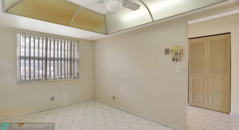 EAT IN KITCHEN. IMPACT WINDOWS.