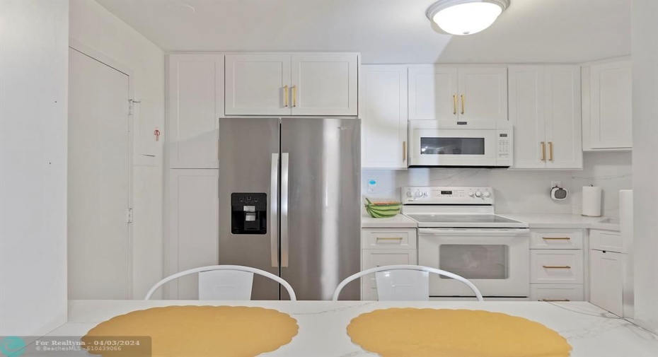 Kitchen Breakfast Bar