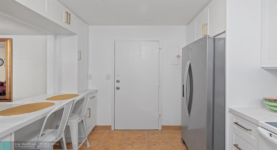 Renovated Kitchen & Breakfast Bar, Porcelain Tile Flooring