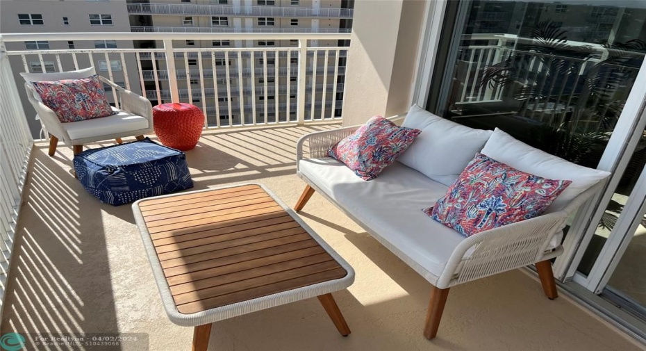 Furnished balcony