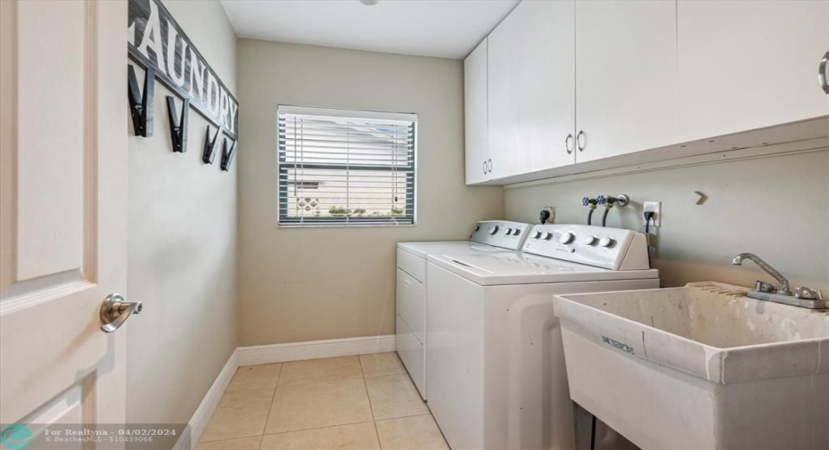 Laundry room w/ sink