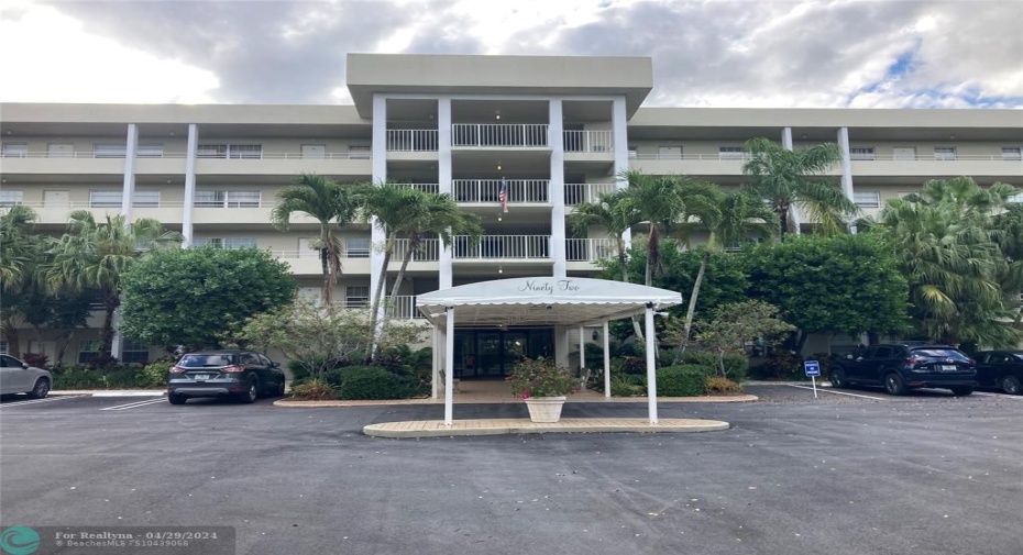 Welcome to building 92 in Palm Aire.