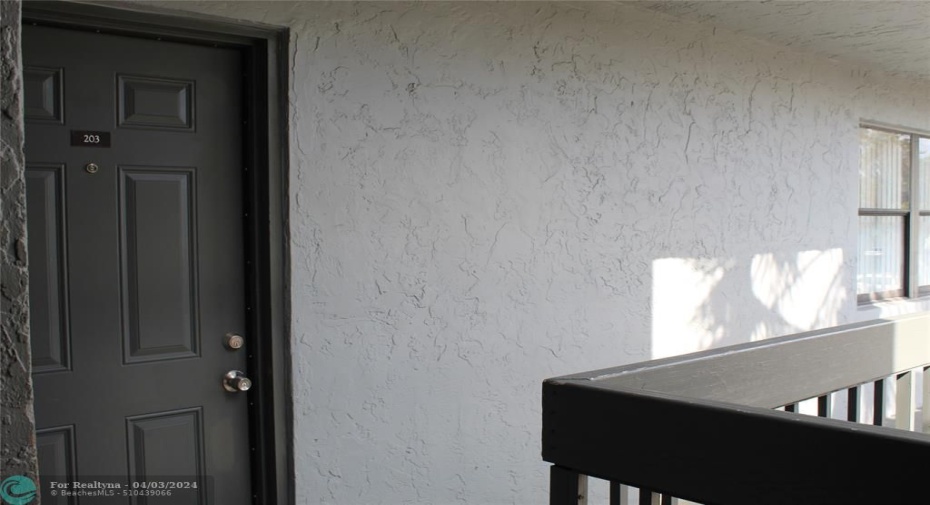 2nd floor entry