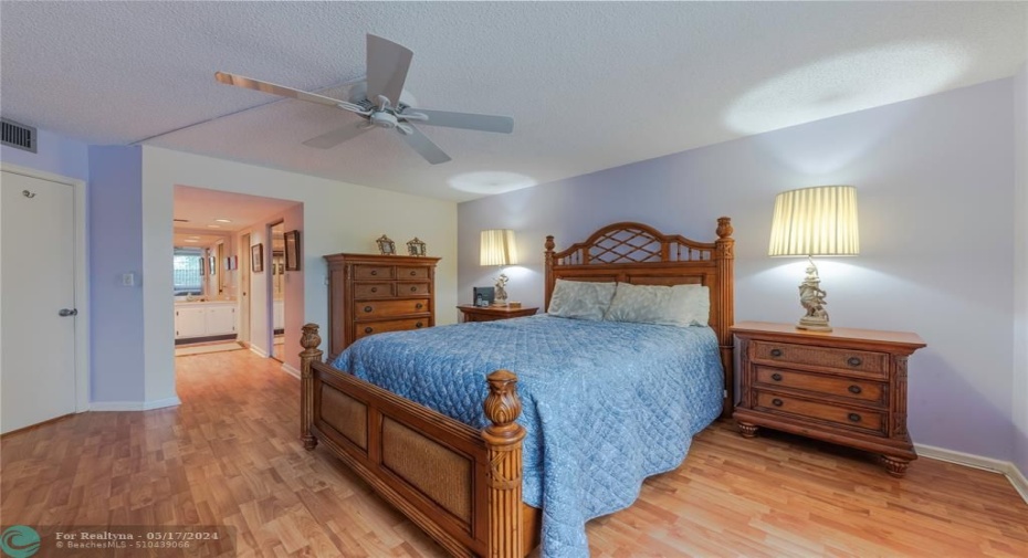 Main Bedroom with en suite