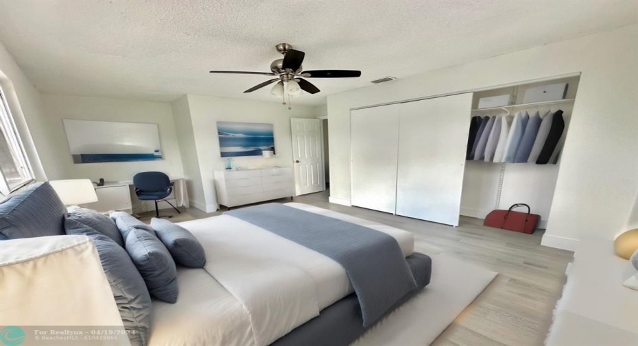 Spacious Master w/Built-in Desk/Computer Area