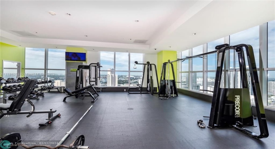Rooftop Gym & Sauna Stunning Views