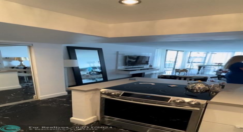 Open Kitchen